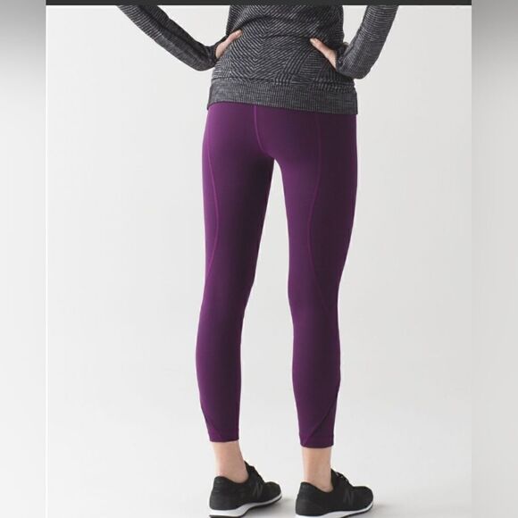 Lululemon Size 6 Inspire Tight II  Plum Mesh Leggings Zip Pockets - Picture 2 of 14